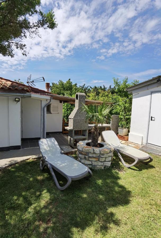 Apartment Rosemary Medulin Exterior photo